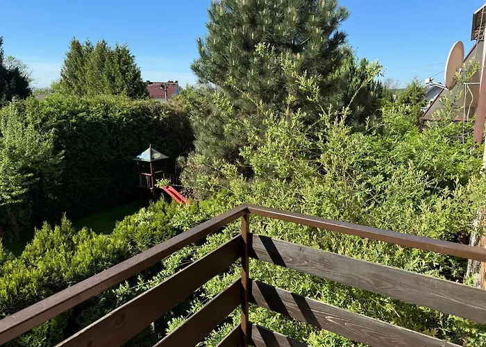 Blue Zone With Free Parking, Balcony And Garden